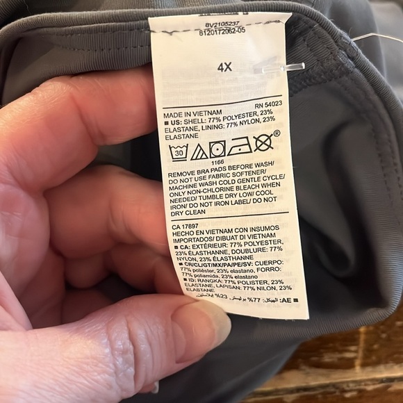 Old Navy Active PowerSoft Top NWT - Picture 5 of 6